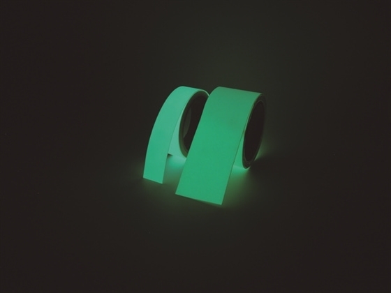 TIRA LUMINISCENTE, TIRA ADHESIVA, FOTOLUMINISCENTE CLASE B. MEDIDA: 6 CM X 6 M GROSSOR: 0,3 MM. 
